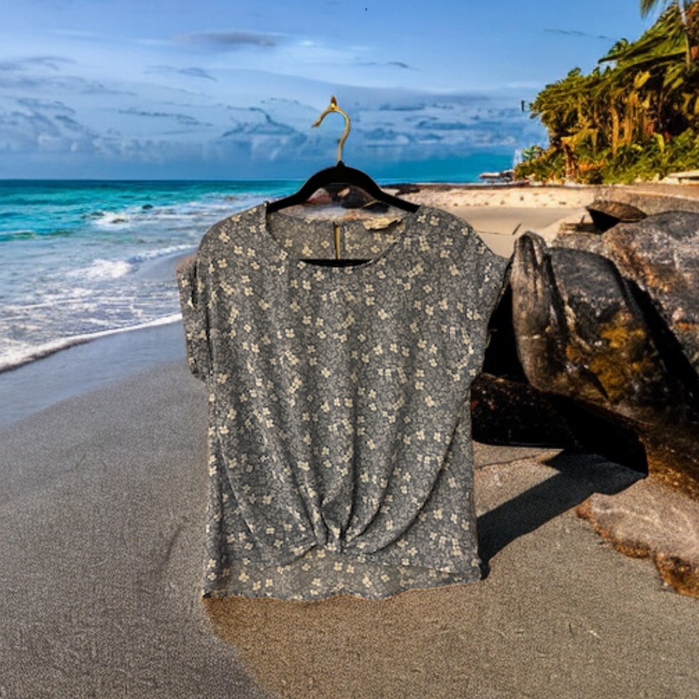 Pink Republic Light Blue/Periwinkle/White Delicate Floral Print Top